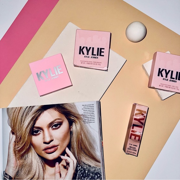KYLIE COSMETICS Pressed Bronzing Powder ‘Tequila Tan’ - Picture 2 of 5